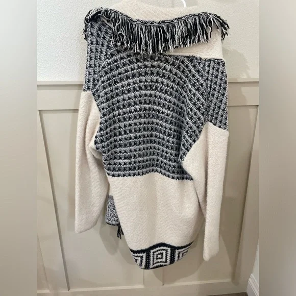 Anthropologie Pilcro Fringe Cardigan Sweater Size Cream Black Oversized - Picture 8 of 12